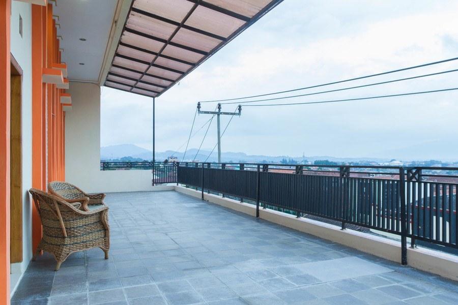 Reddoorz @ Pataruman Garut Exterior foto